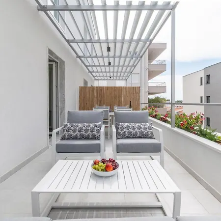 Bamboo Makarska
